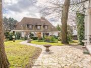 Pavillon 8 pièces 232 m²