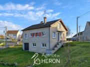 Pavillon traditionnel a renover sous sol total grenier amena