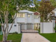 Peaceful Cul de Sac Living with Resort Style Community...