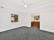 Peaceful Semi in a Leafy, Ultra Convenient Setting