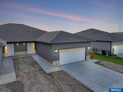 Pearl Crescent Dr, Lincoln, Home For Sale