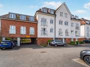 Pembroke Road, Ruislip HA4, 2 bed flat to rent, £1,850...