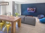 Peninsula Apartments Island