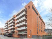 Penrose Gardens, London, NW3 3 bed flat to rent £4,800...