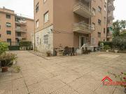 Pentalocale in affitto a Genova