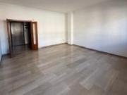 Pentalocale in vendita a Bologna