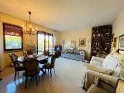 Pentalocale in vendita a Massa