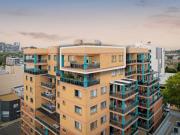 Penthouse Apartment with Panoramic views to City Skyline...