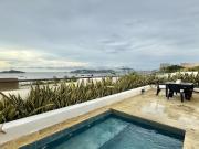 Penthouse con vista al mar y jacuzzi privado en el...