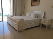 Penthouse de 2 Niveles con Vista al Mar en Quinta Avenida