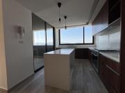 Penthouse de doble altura con terraza techada en Santa...