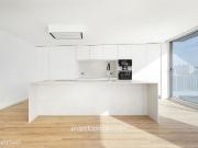 Penthouse de tipologia T4 com terrao de 160 metros quadrados