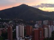 PENTHOUSE DUPLEX EN EL OESTE CON VISTA A LA MONTAÑA Y A...