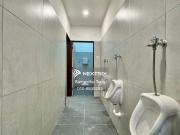 >Penthouse Duplex Unit >Parcel Size 5371 sqft....