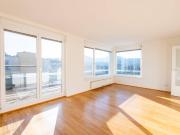 PENTHOUSE | Lichtdurchflutete Familien Maisonette in Seenähe