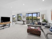 Penthouse Prestige by the City and Bay Penthouse Prestige by the City and Bay