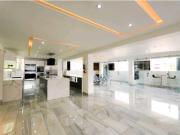 PH remodelado en Colinas de Bello Monte Calle Cerrada