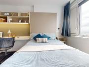 Penthouse Studio Premium, at iQ Vega