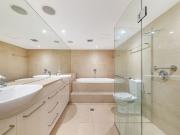 Penthouse Style Living with Iconic Harbour Views