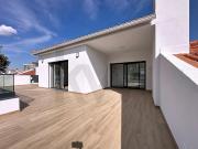Penthouse T3, com 3 suites, terraço com vista mar e garagem
