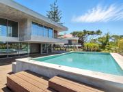 Penthouse T3 com piscina privada e terraço de 303m² em...