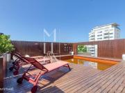Penthouse T3 com Piscina Privada, Vista Mar Condomnio...