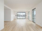 Penthouse T4+1 no Dafundo com vista mar e piscina