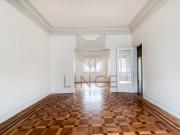 Penthouse T4+2, para recuperar, na Rua Rodrigo da Fonseca