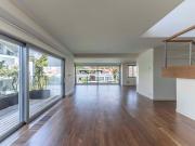 Penthouse T4 duplex com amplo terraço em condomínio...