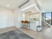 Penthouse to rent in Stratford E15, with skyline views