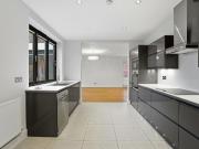 Penthouse to rent with 4 bedrooms, Grosvenor Road,...