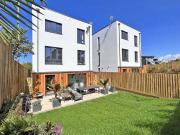 Pentire Avenue, Newquay TR7, 4 bed detached house to...