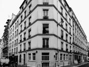 Pépite à rénover Studio 11e avec hauteur sous plafond exce