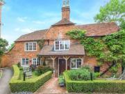 Peppard Road, Emmer Green, 2 Bedroom Cottage