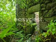 Pequena Ruina em pedra com vista mar em São João do Pico