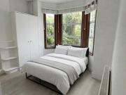 Percy Road, London, W12 Studio to rent £1,350 pcm £312 pw