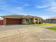 Perfect Entertainers Home is Quiet Location!