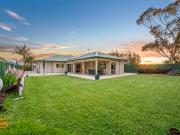 Large modern family 4 bed home with fantastic features