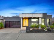 Perfect for Large Families 5 Bedrooms & Alfresco Living!