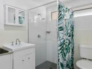 PERFECT LOCATION UNFURNISHED INNER CITY 2 BEDROOM UNIT!