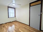 Perfect low maintenance & modern Unit In Top Locale....