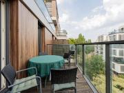 Perfect modern appartment in Mitte in a park like...