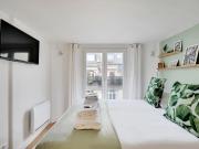 Perfectly optimised flat very well located in the heart...