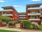 Perfectly positioned & close to Amenities