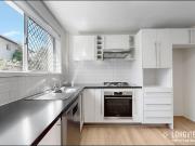 Perfectly Positioned, Modern Apartment In Taringa