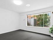 Perfectly Positioned Unit Walk To The Beach!