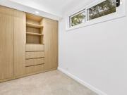 PERFECTLY SITUATED FLAT WITH ADDITIONAL ROOM AND SHARED POOL