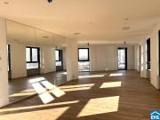 Perfekt für WG`s – 3 getrennte Zimmer und großzügige Loggia Perfekt für WG`s – 3 getrennte Zimmer und großzügige Loggia