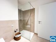 Perfekt für WG`s 3 getrennte Zimmer und großzügige Loggia