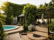 Perfekt gepflegte Landhausvilla mit Pool, Doppelgarage...